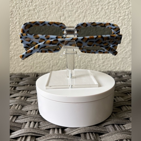 Saint Laurent Cheetah Print Rectangle Sunnies 🐆 - Picture 5 of 9